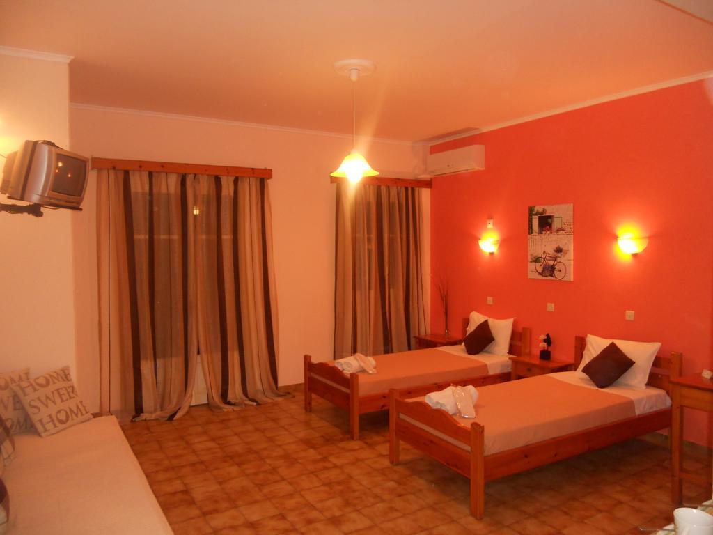 Elli Marina Studios And Apartments Benitses  Chambre photo