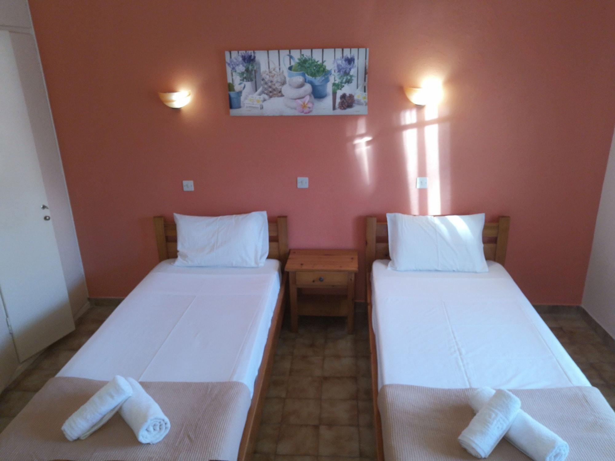 Elli Marina Studios And Apartments Benitses  Extérieur photo